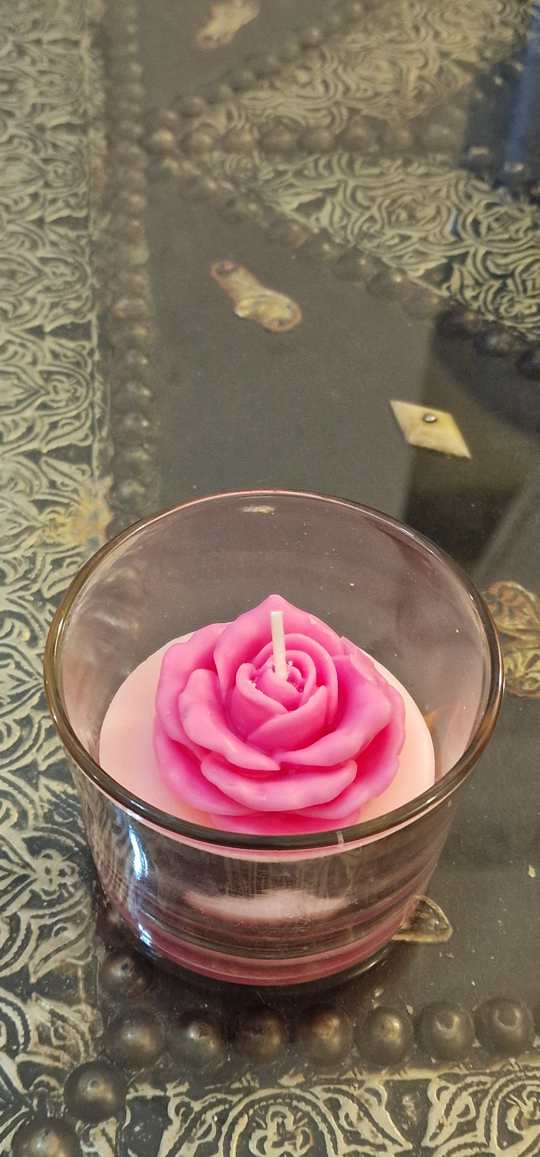 bougie en rose Parfumée