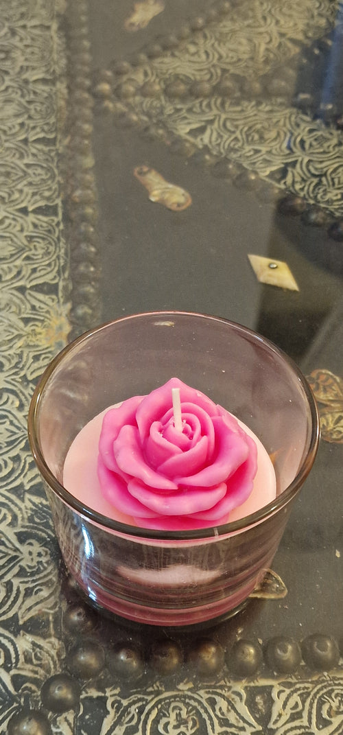 bougie en rose Parfumée